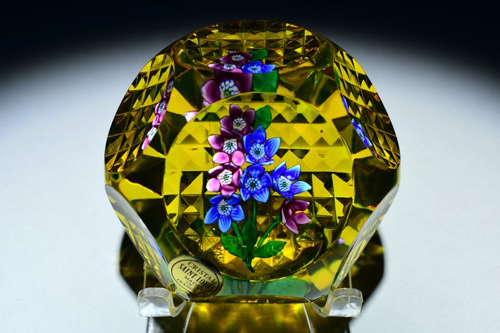 St. Louis Amber Floral Bouquet 1979