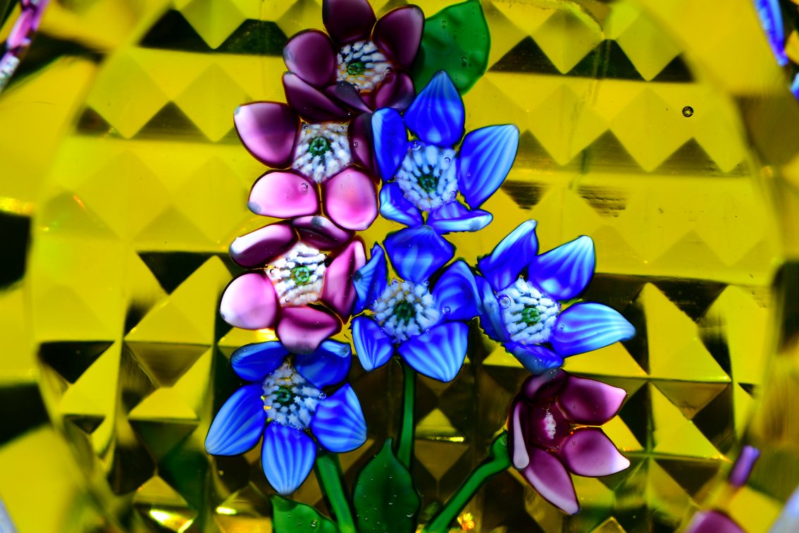 St. Louis Amber Floral Bouquet 1979