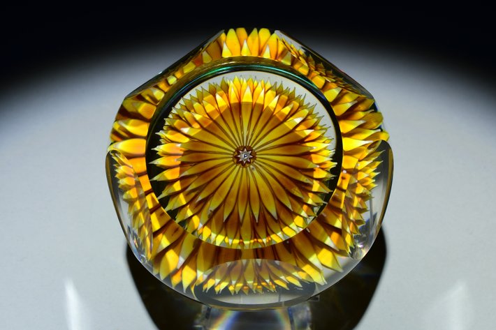 Perthshire Faceted Golden Dahlia 1986