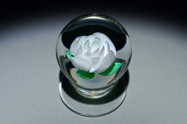 Whitefriars Footed White Rose Pedestal