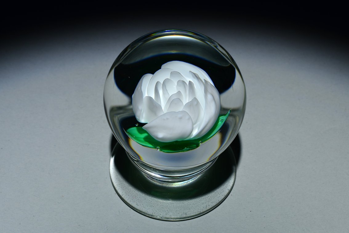 Whitefriars Footed White Rose Pedestal