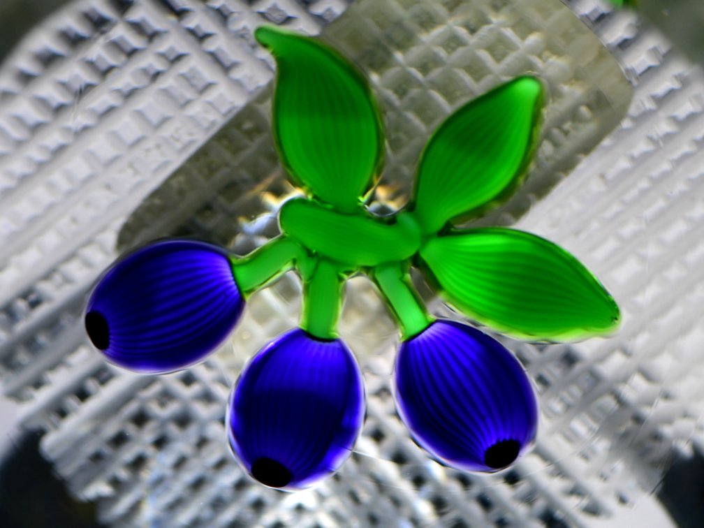 Perthshire Damson Plums Lampwork 1977