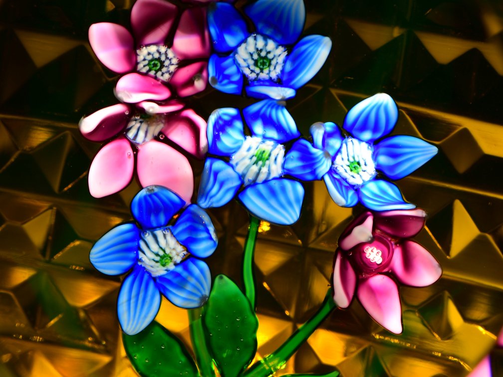 St. Louis Amber Floral Bouquet 1979