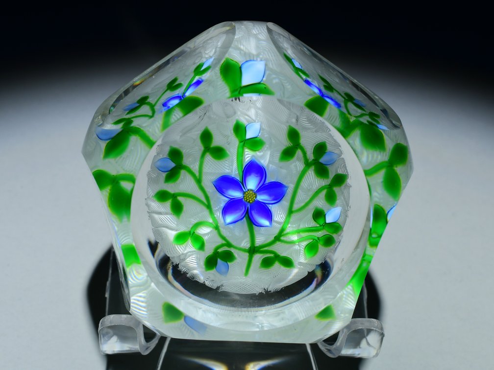 Perthshire Faceted Flower Motif 1998