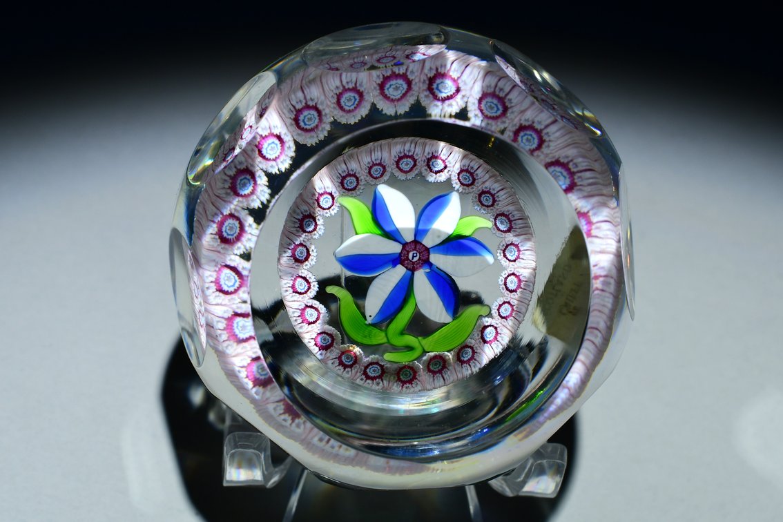 Perthshire Faceted Miniature Flower 1976