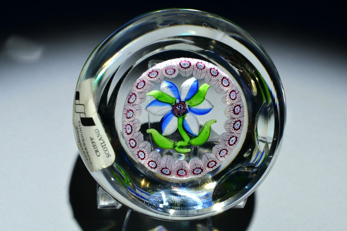 Perthshire Faceted Miniature Flower 1976