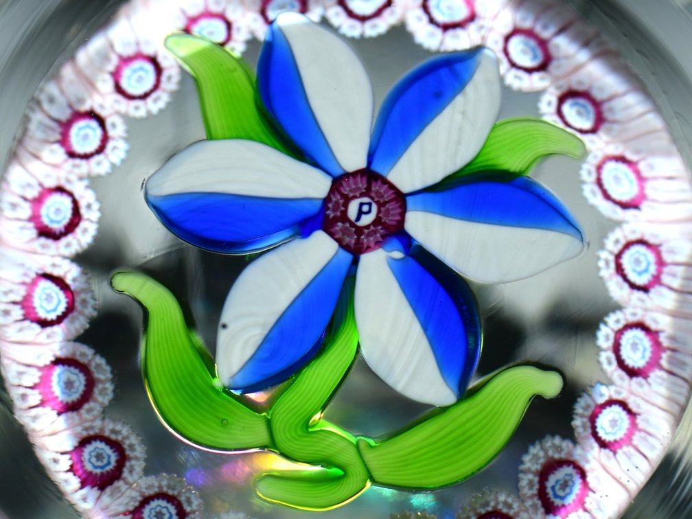 Perthshire Faceted Miniature Flower 1976