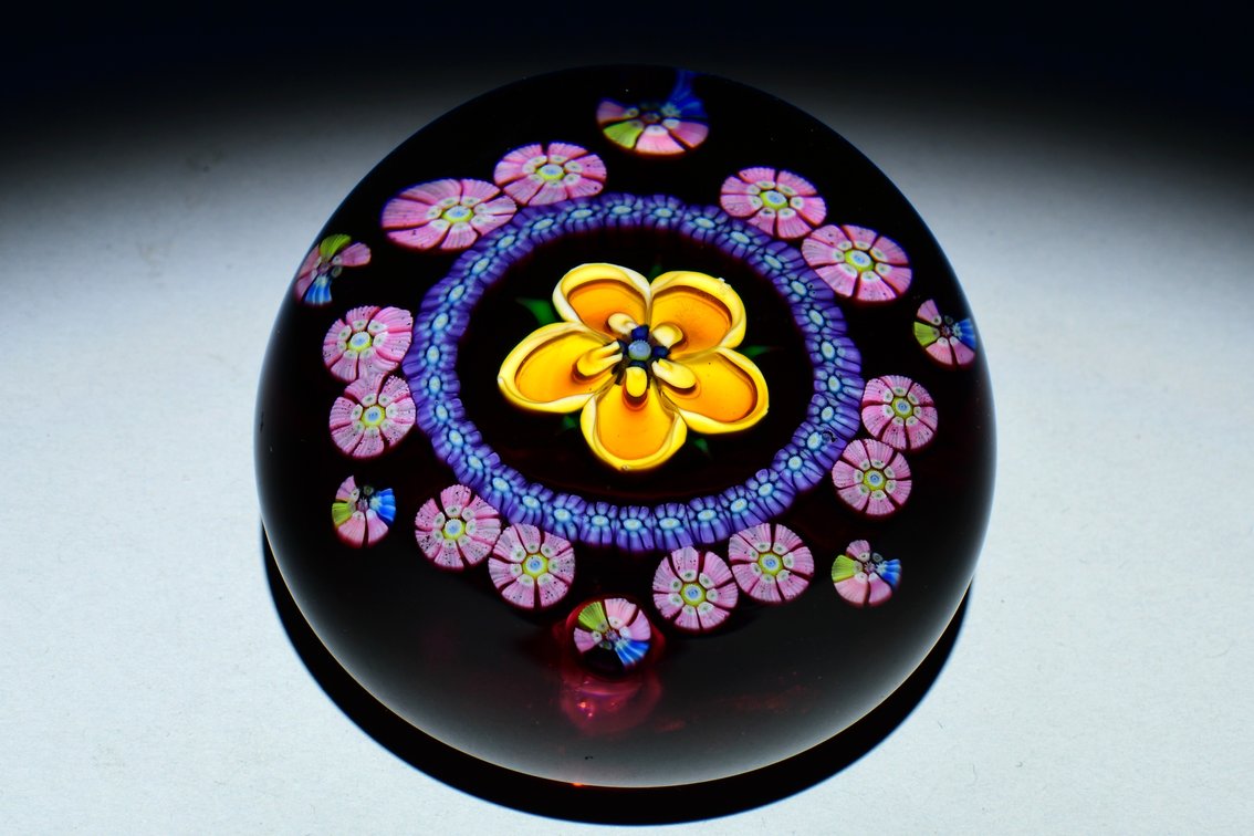 Perthshire Flower w/ Millefiori Garland 1982