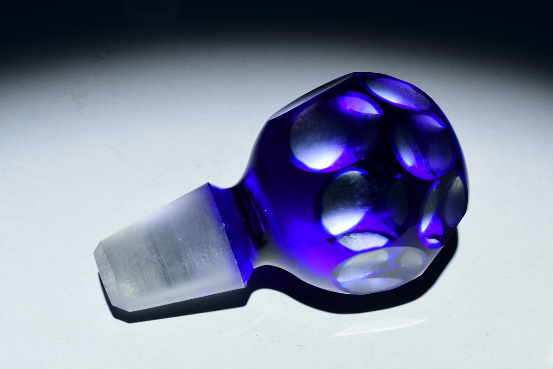 Faceted Overlay w/ Flower Bottle Stopper