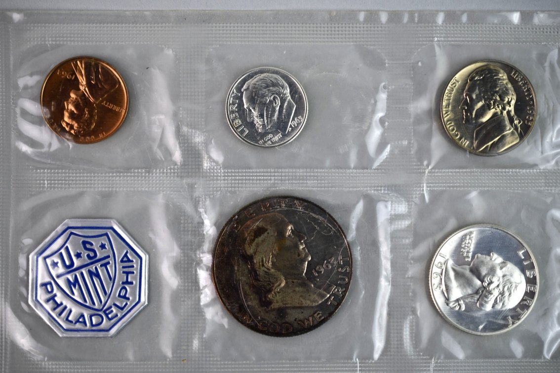 Assorted U.S. And Foreign Coin Collection Including Silver, photo 7 of 12