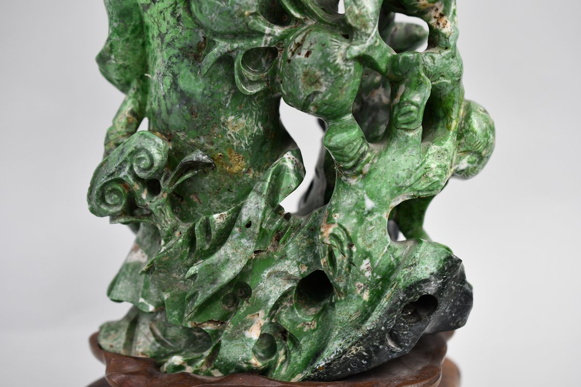 Chloromelanite Guanyin Statue Carving, photo 14 of 18