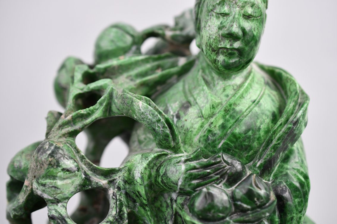 Chloromelanite Guanyin Statue Carving, photo 3 of 18