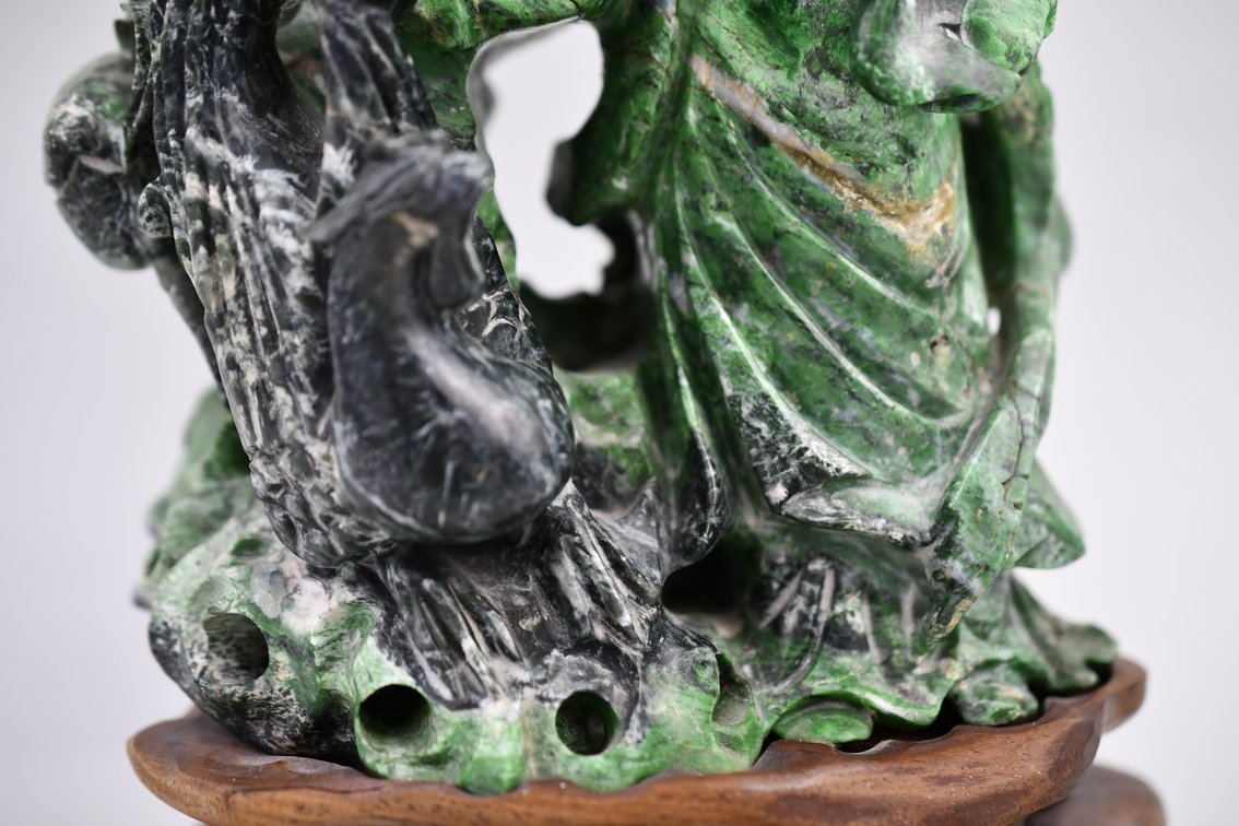 Chloromelanite Guanyin Statue Carving, photo 5 of 18