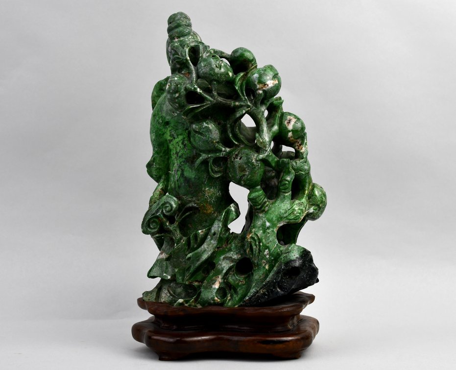 Chloromelanite Guanyin Statue Carving, photo 12 of 18