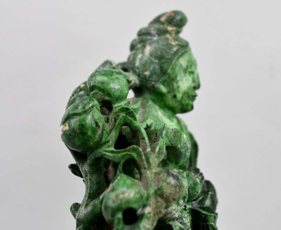 Chloromelanite Guanyin Statue Carving, photo 16 of 18