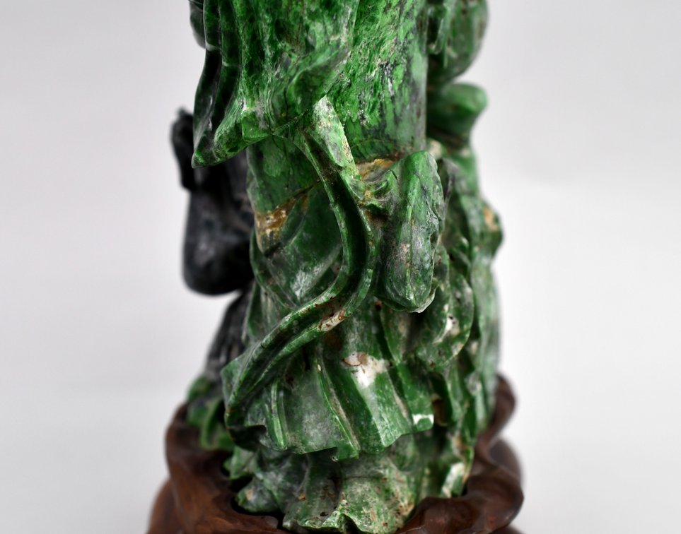Chloromelanite Guanyin Statue Carving, photo 11 of 18