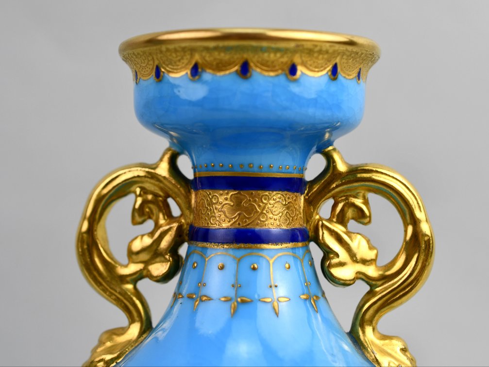 Mintons Bleu Céleste Gilt Twin-Handled Vases, photo 2 of 19
