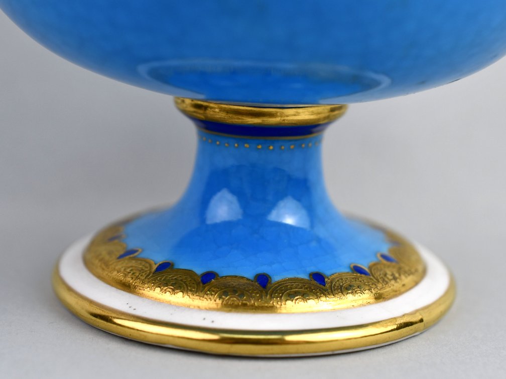 Mintons Bleu Céleste Gilt Twin-Handled Vases, photo 16 of 19