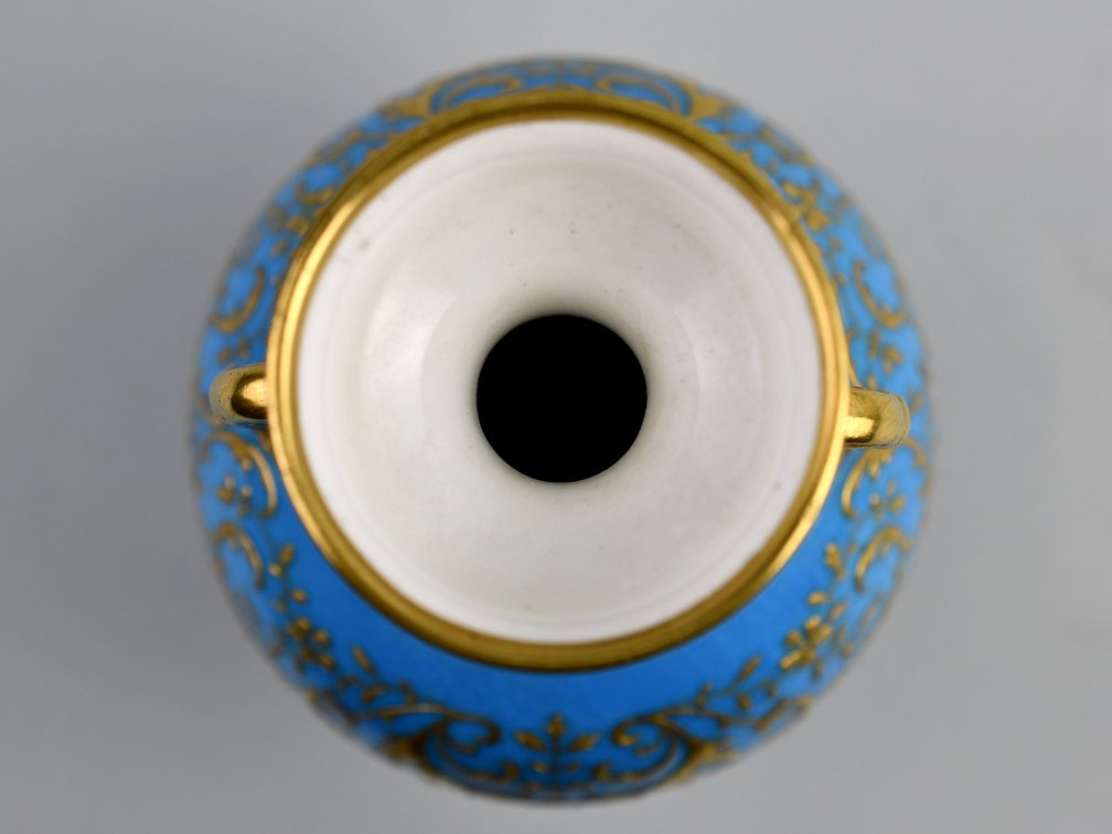 Mintons Bleu Céleste Gilt Twin-Handled Vases, photo 17 of 19