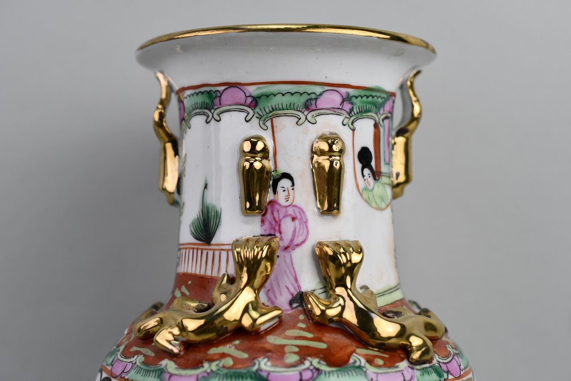 Chinese Famille Rose Canton Vases, photo 3 of 27