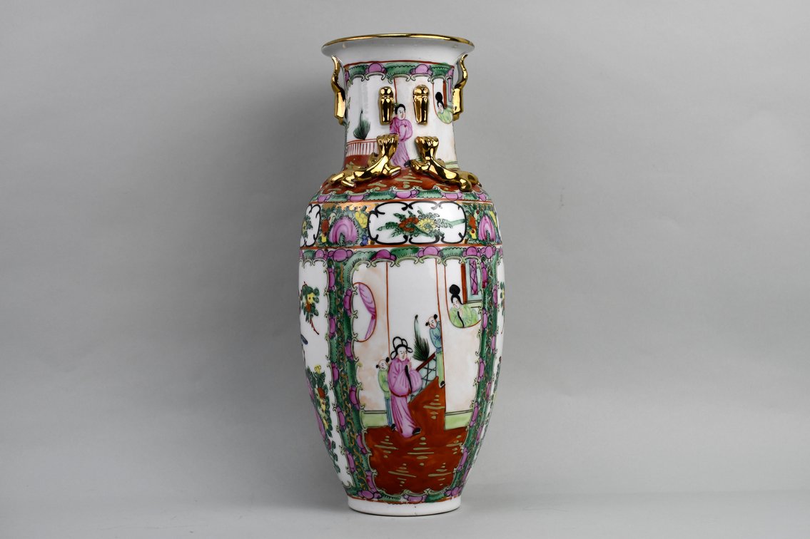 Chinese Famille Rose Canton Vases, photo 2 of 27