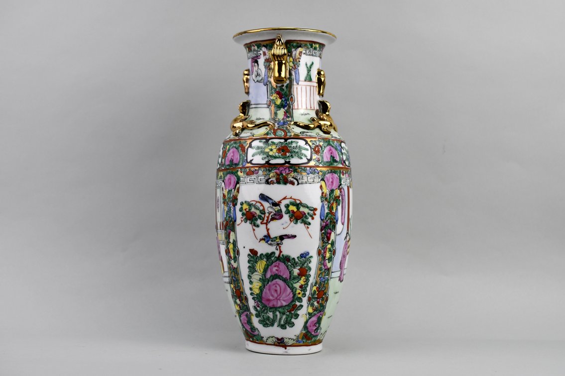 Chinese Famille Rose Canton Vases, photo 24 of 27