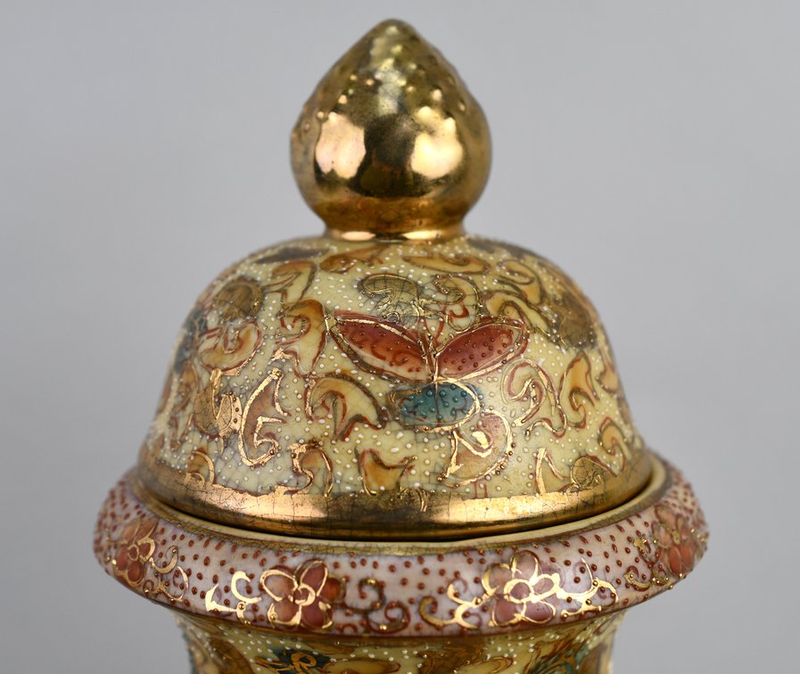 Japanese Satsuma-Style Gilt Lidded Urn, photo 2 of 14