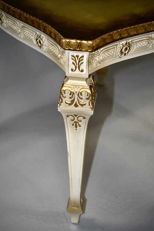 Vintage Italian Florentine Style Gilt End Tables, photo 23 of 26