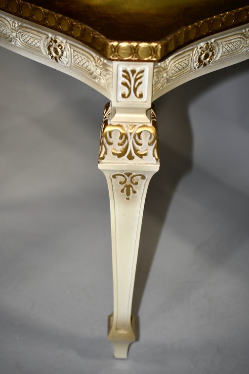 Vintage Italian Florentine Style Gilt End Tables, photo 24 of 26