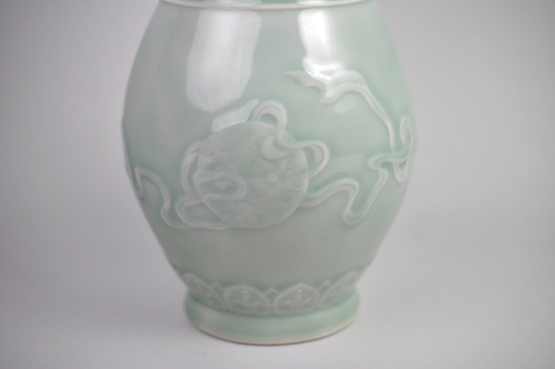 Celadon Shishi Guardian Lions pair, photo 10 of 31