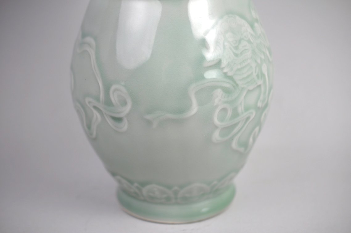 Celadon Shishi Guardian Lions pair, photo 28 of 31