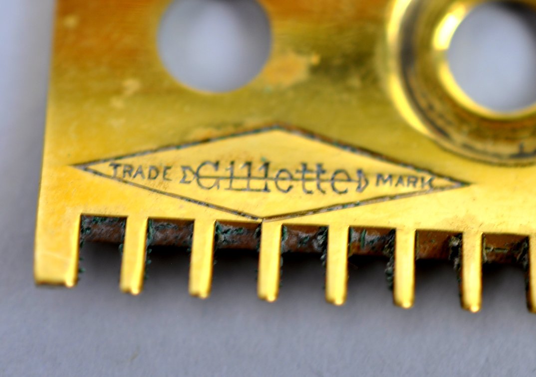 Gillette Milady Décolleté Gold-Plated Razor Travel Set, photo 12 of 18