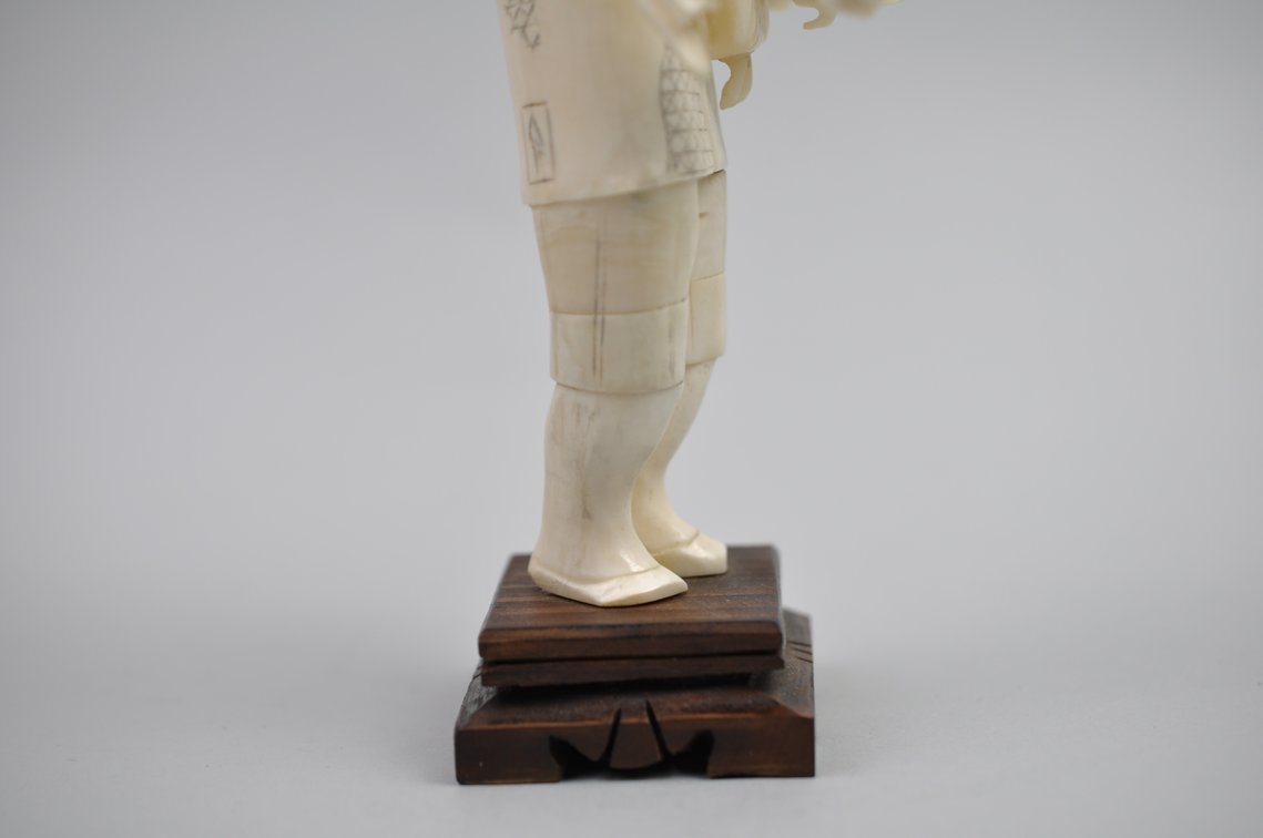 Okimono Japanese Carved Figure, Meiji Period, photo 9 of 19