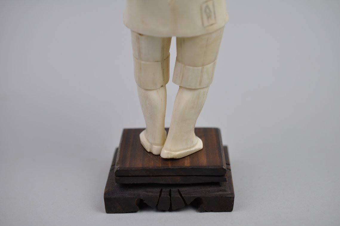 Okimono Japanese Carved Figure, Meiji Period, photo 14 of 19