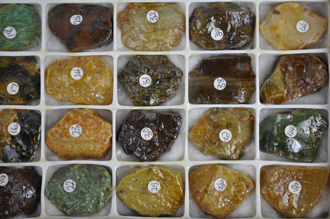 Gemstones Educational Specimen Display Box, photo 3 of 11