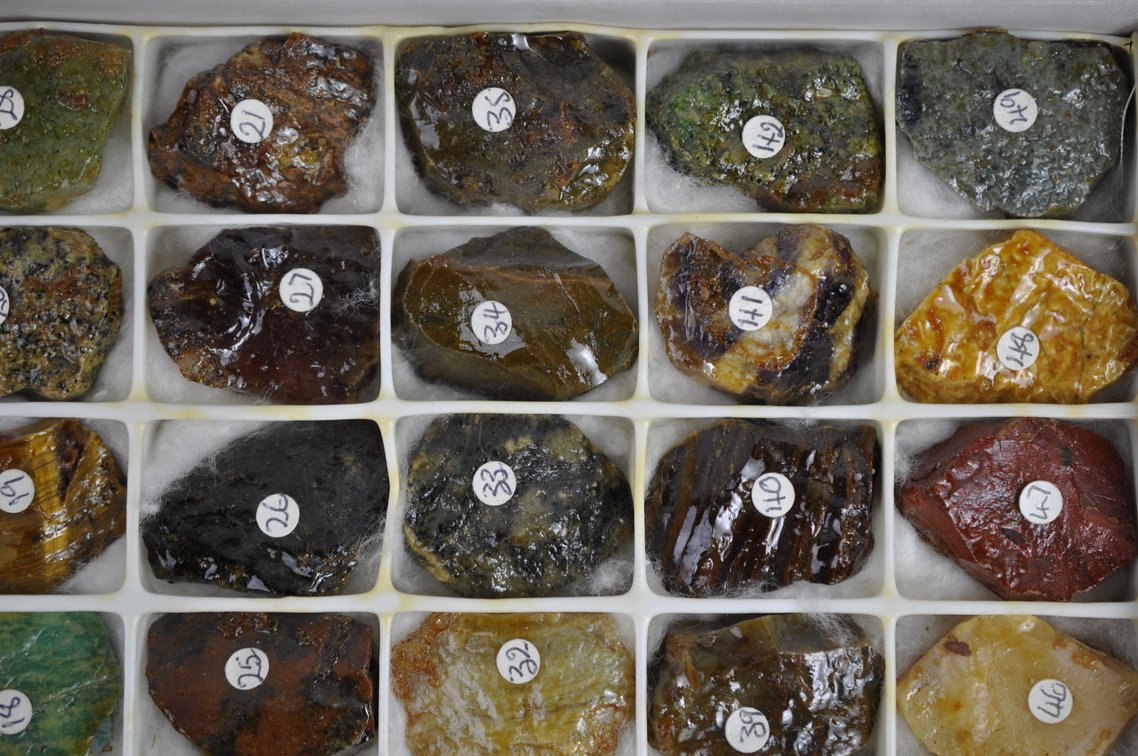 Gemstones Educational Specimen Display Box, photo 4 of 11