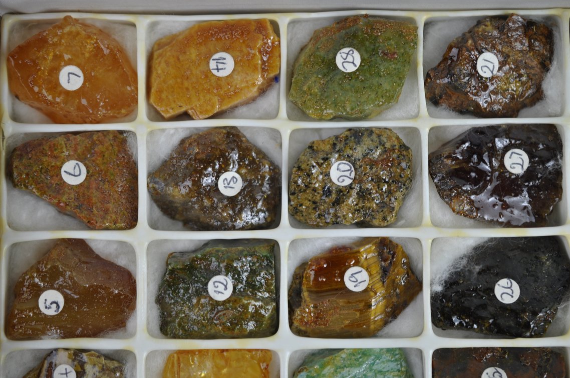 Gemstones Educational Specimen Display Box, photo 6 of 11