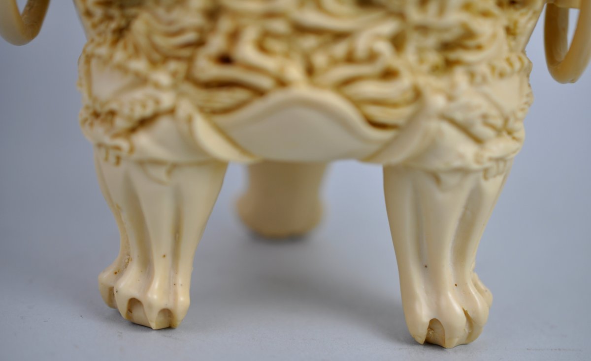 Dragon Tripod Covered Vessel, photo 6 of 22