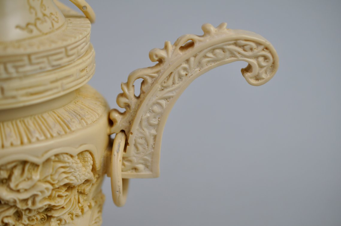 Dragon Tripod Covered Vessel, photo 7 of 22