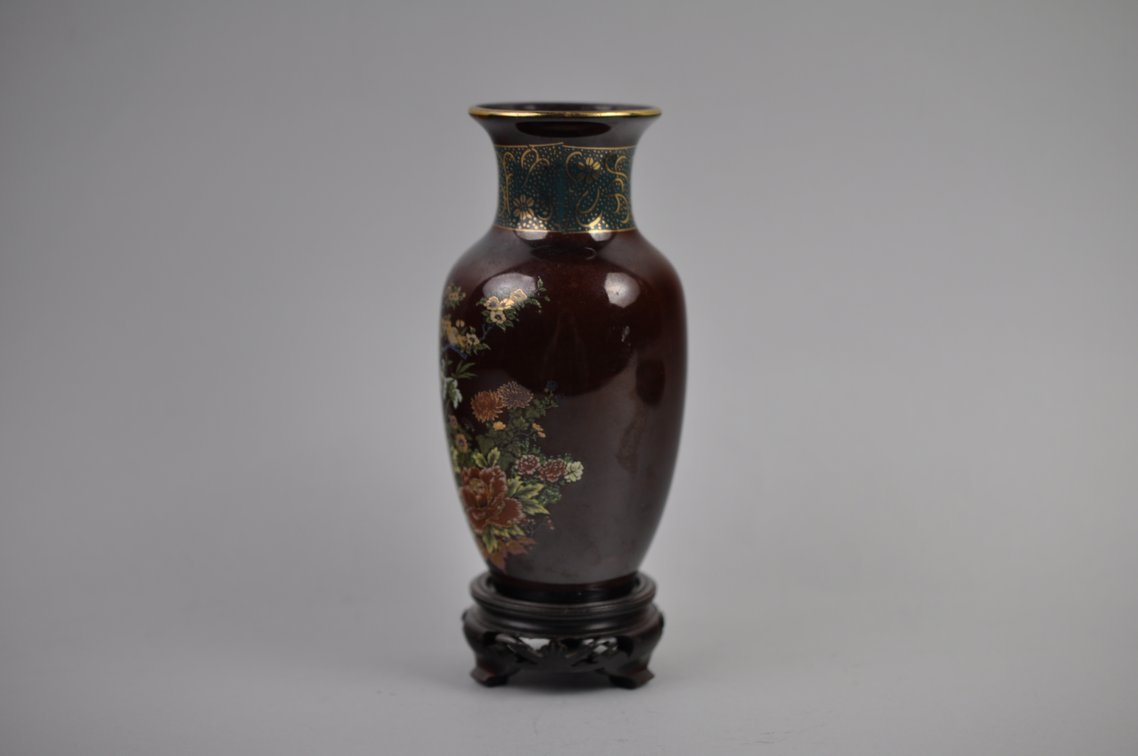 Japanese Arita Bird and Floral Vase and Charger, photo 17 of 21