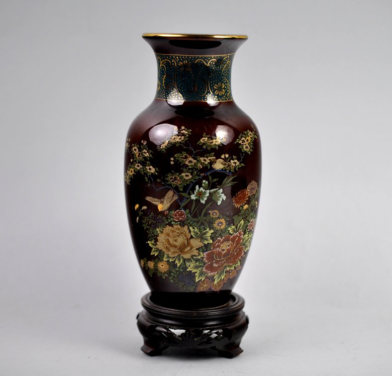 Japanese Arita Bird and Floral Vase and Charger, photo 12 of 21