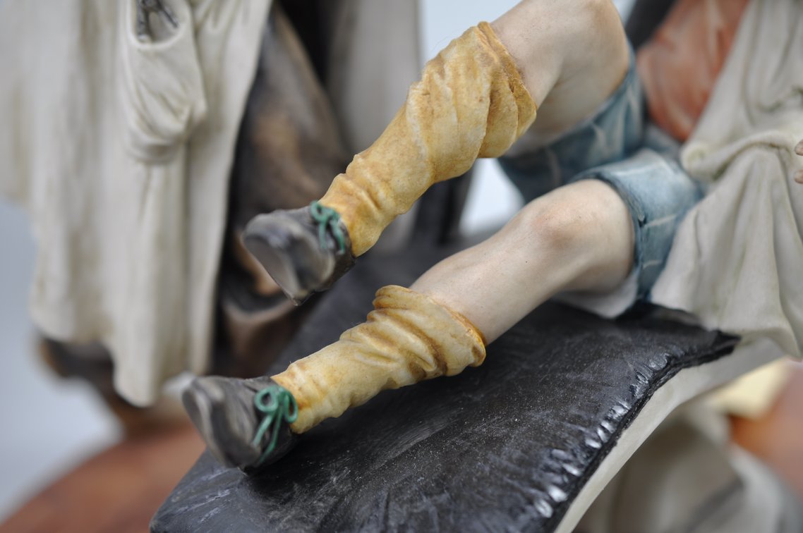 Italian Capidomonte Porcelain Dentist Figurine by Cazzola, photo 6 of 19