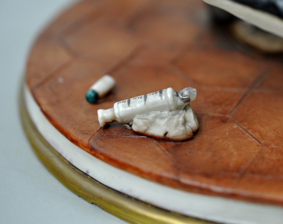 Italian Capidomonte Porcelain Dentist Figurine by Cazzola, photo 7 of 19