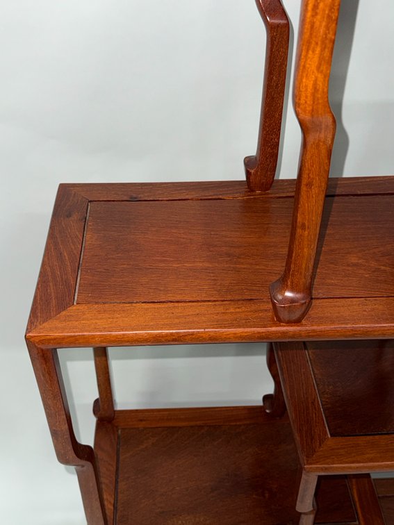 Asymmetrical Duobaoge Display Shelf / Étagère, photo 4 of 14