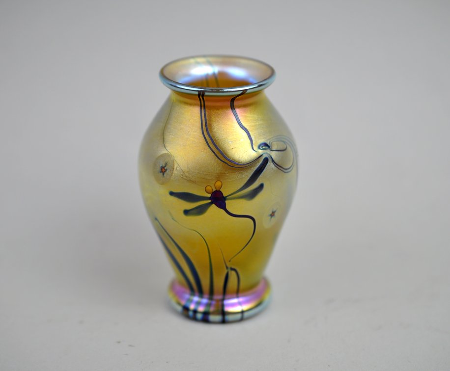 Lundberg Signed Dragonfly Iridescent Miniature Vase, photo 8 of 16