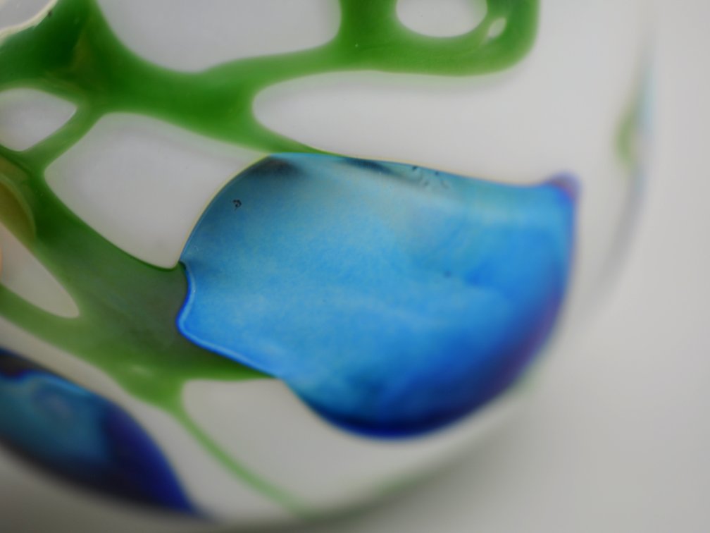 Charles Lotton 1973 Hand Blown Art Glass Vase, photo 5 of 12