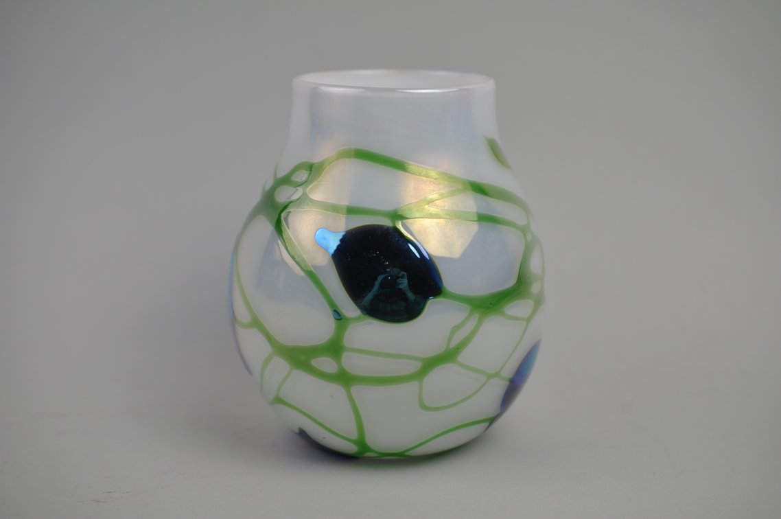 Charles Lotton 1973 Hand Blown Art Glass Vase, photo 2 of 12