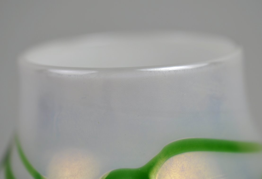 Charles Lotton 1973 Hand Blown Art Glass Vase, photo 8 of 12