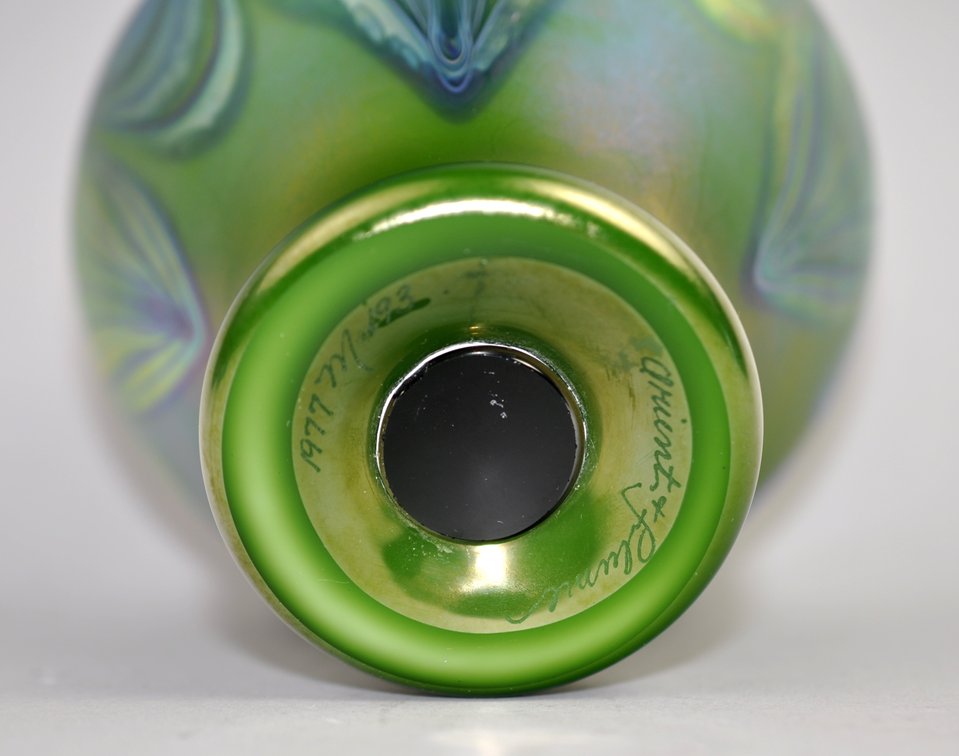Orient & Flume 1977 Peking Green Iriscene Vase, photo 10 of 13