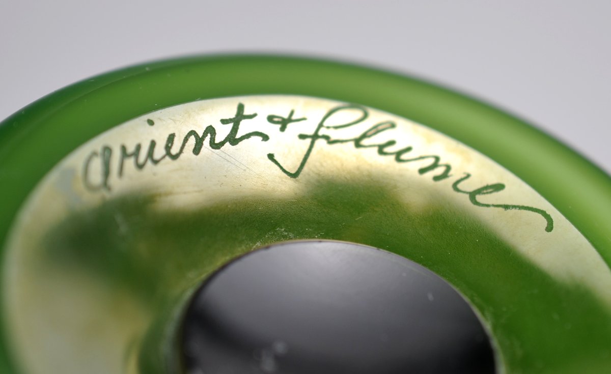 Orient & Flume 1977 Peking Green Iriscene Vase, photo 11 of 13
